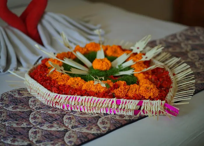 Mandi & Hotel